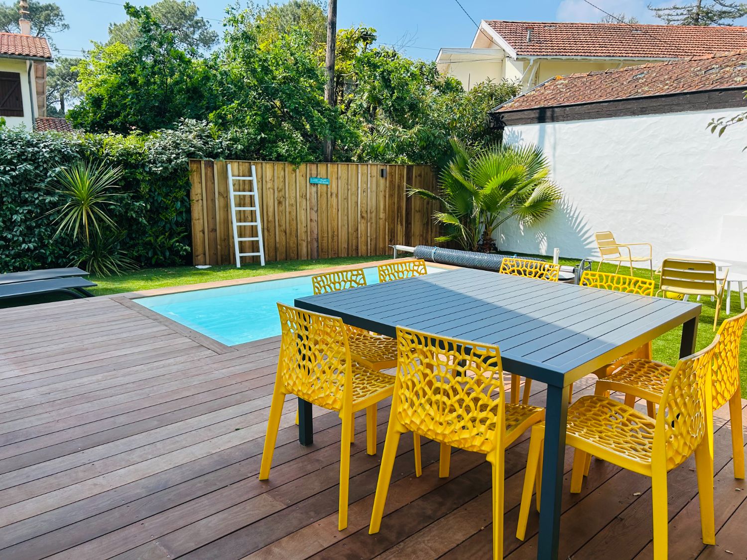 Piscine et terrasse